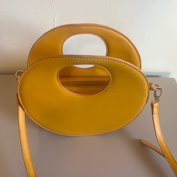 JustFab Mustard Circle Crossbody Bag - Picture 5 of 11